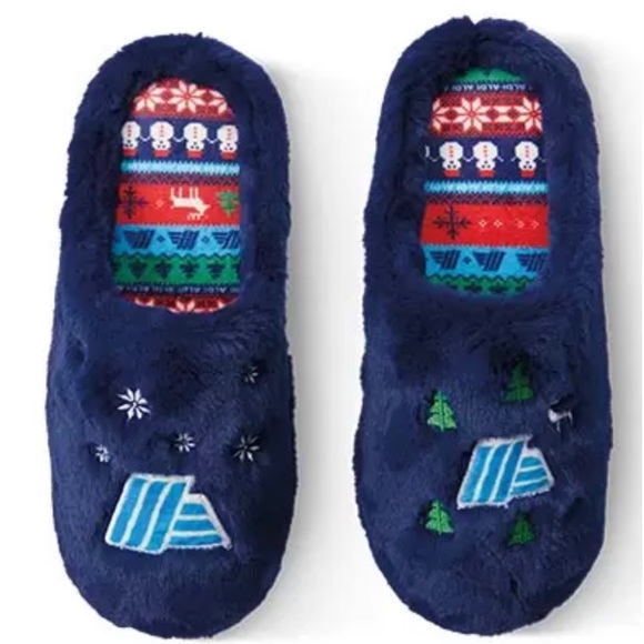 NWT Aldi Gear Slippers Shoes Size 11/12 Men’s Snowflakes Trees Logo Holiday Navy - Picture 1 of 6